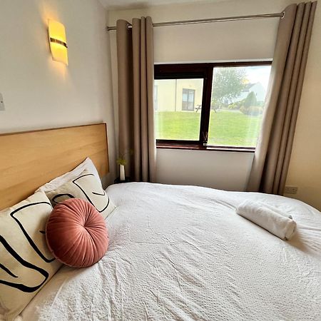 Happy Sandy Feet: Cozy Seaside Retreat in Youghal Exterior photo
