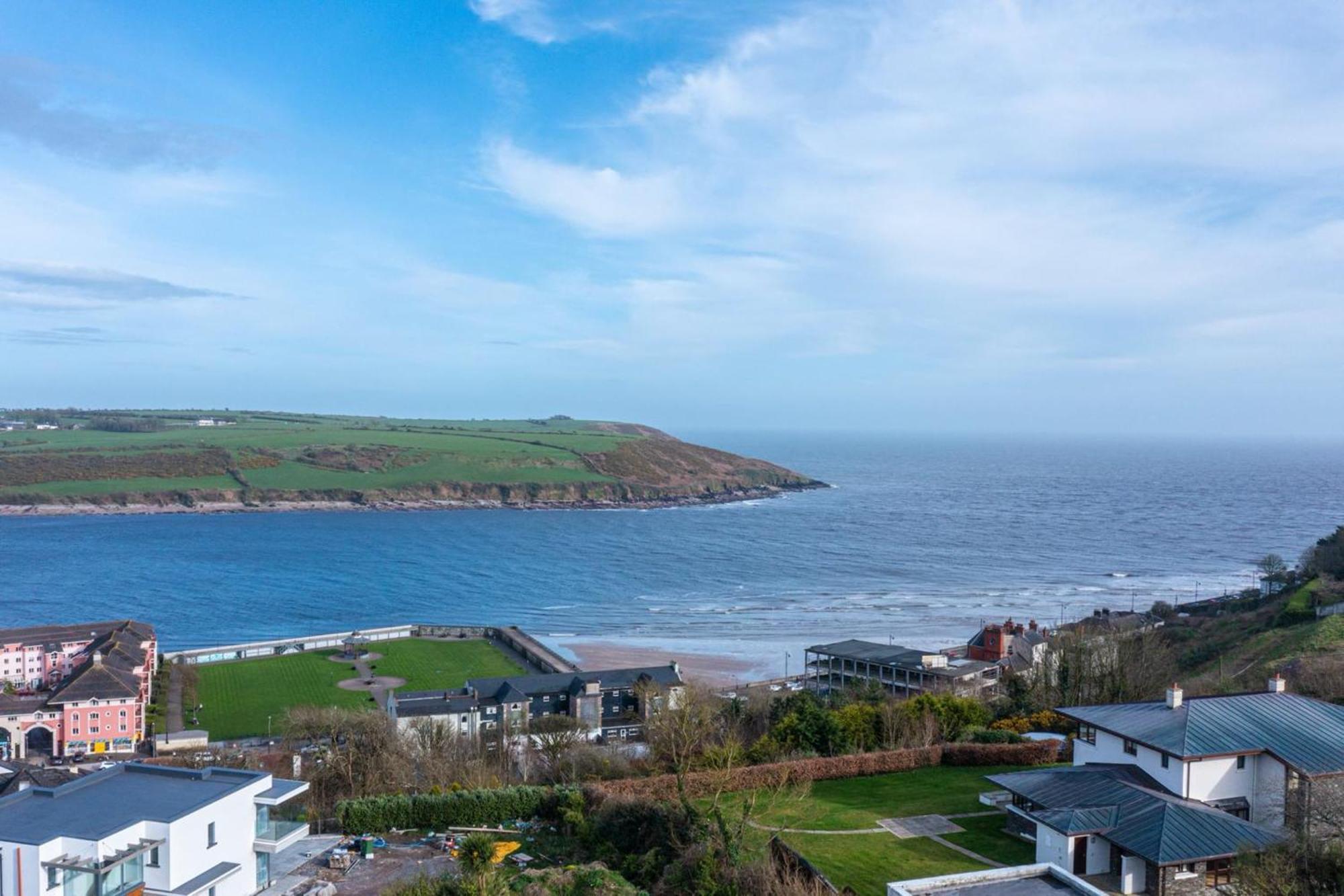 Happy Sandy Feet: Cozy Seaside Retreat in Youghal Exterior photo