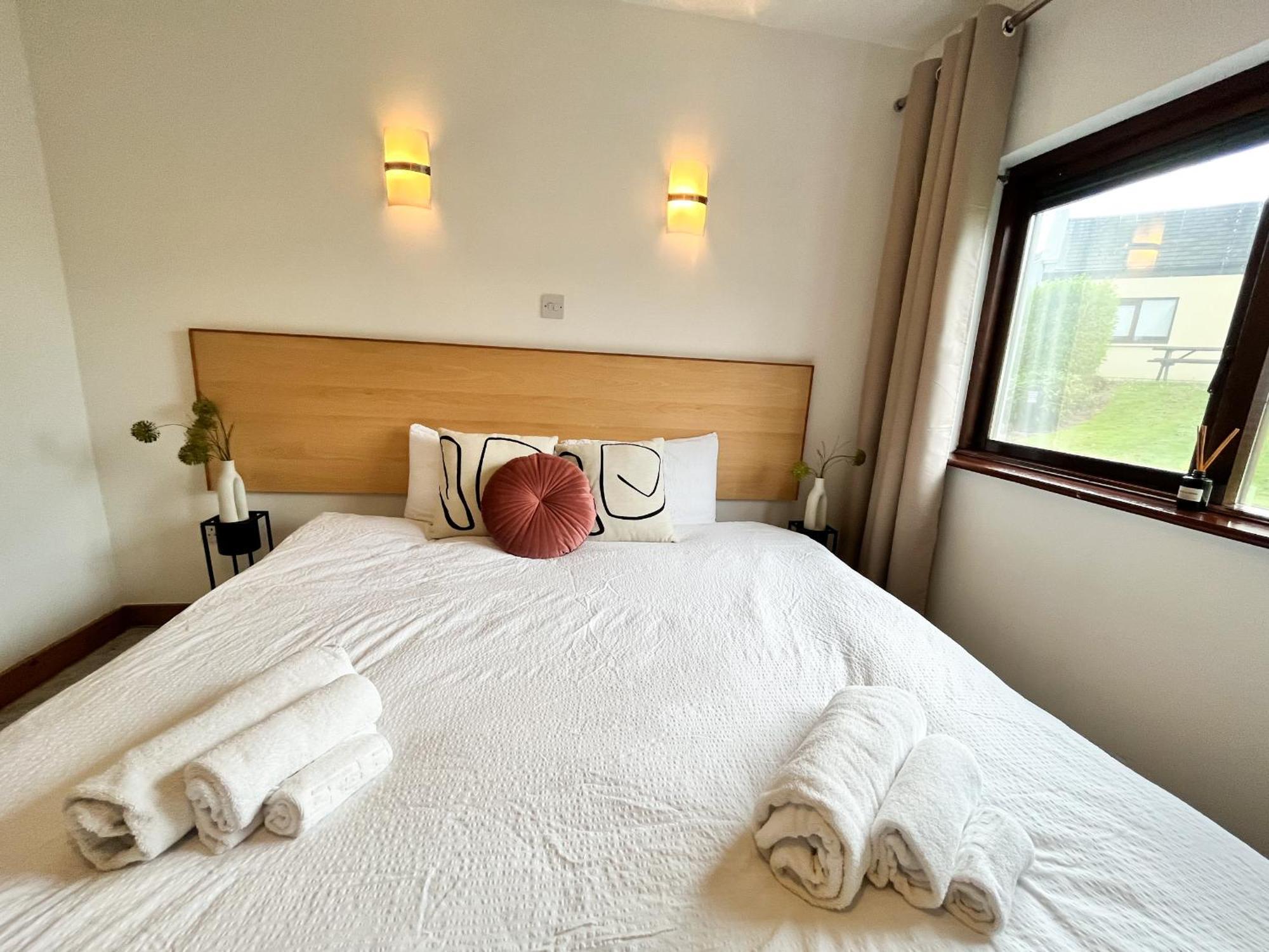 Happy Sandy Feet: Cozy Seaside Retreat in Youghal Exterior photo