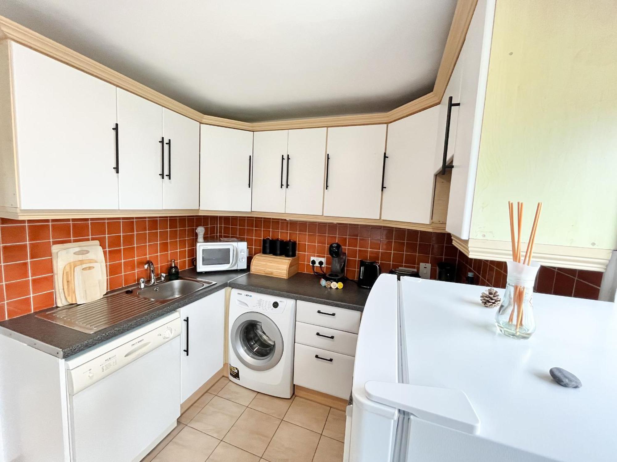 Happy Sandy Feet: Cozy Seaside Retreat in Youghal Exterior photo