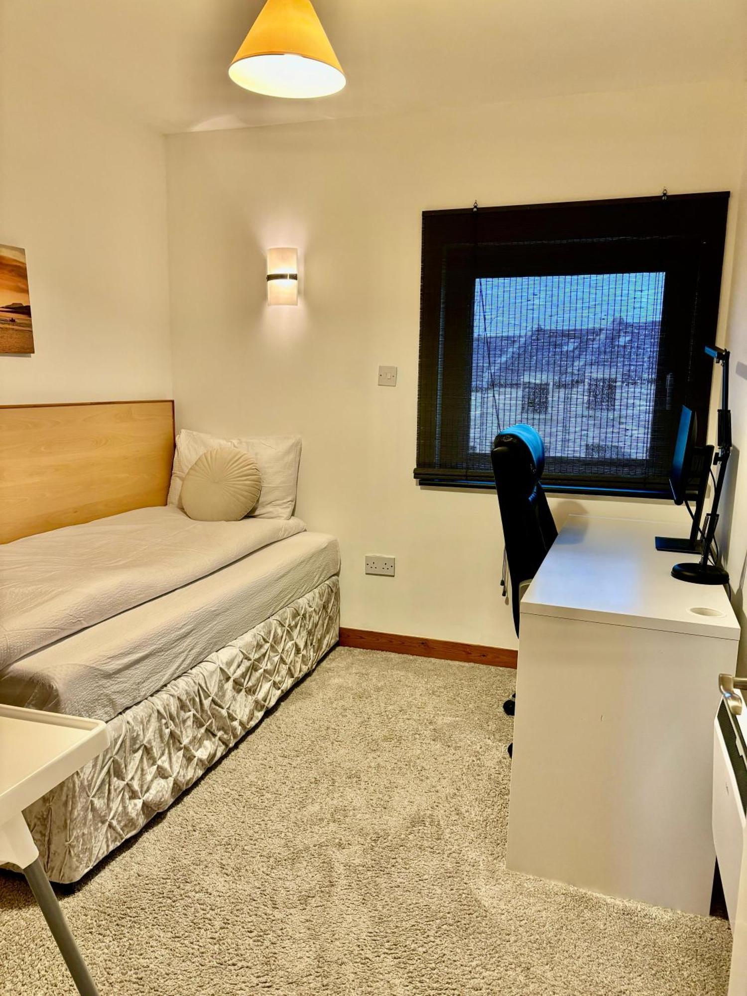 Happy Sandy Feet: Cozy Seaside Retreat in Youghal Exterior photo